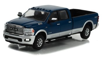 GREEN35250-F - 2022 DODGE Ram 2500 Laramie 4x4 uit de ALL TERRAIN serie in blisterverpakking