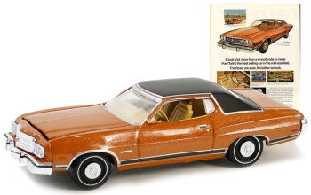 GREEN39140-E - FORD Gran Torino 1973 Oranje uit de serie VINTAGE AD CARS in blisterverpakking