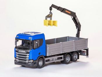 EMEK50604 - SCANIA CR 500 6x4 blauw met HIAB achterlaadkraan