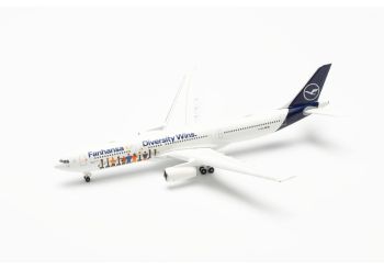 HER537216 - AIRBUS A330-300 Lufthansa Fanhansa - Diversiteit wint