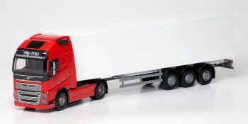 EMEK81135 - VOLVO FH16 750 Globettrotter XL 4x2 rood met 3-assige trailer