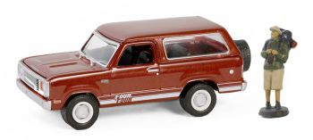 GREEN97160-C - PLYMOUTH Trail Duster 1978 met beeldje uit DE HOBBY SHOP serie in blisterverpakking