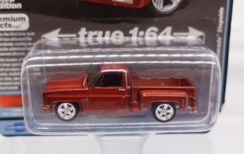 AW64392B-D - CHEVY Silverado Stepside 1983 Bruin – in blister