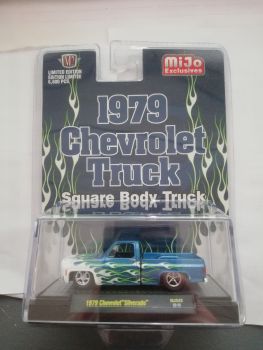 M2M-31500MJS42 - 1979 CHEVROLET Silverado blauw en witte spookvlammen