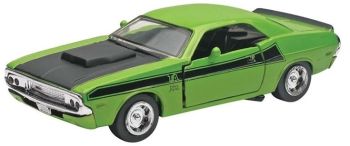 NEW51393 - CHALLENGER T/A 1970 groen zwarte capuchon